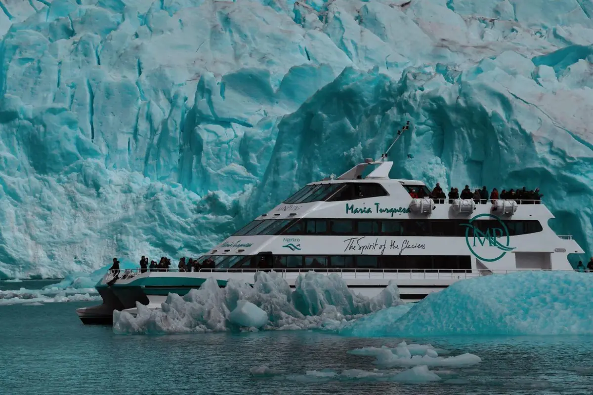 Catamaran lac Argentino