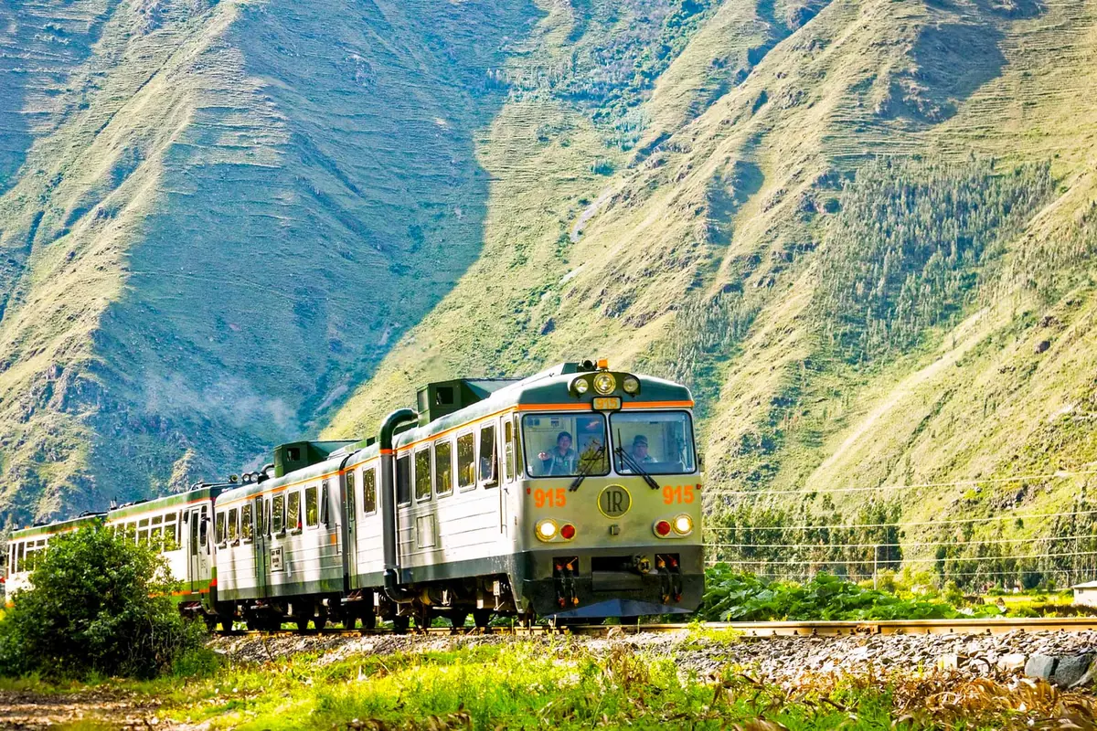Train Inca Rail vers Machu Picchu